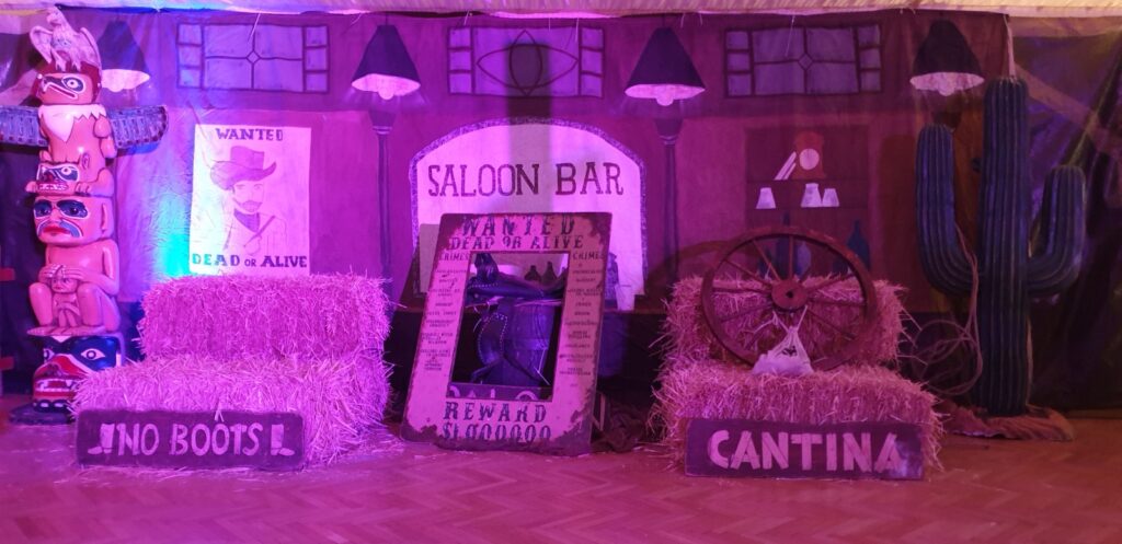 SALOON BACK DROP WILD WEST